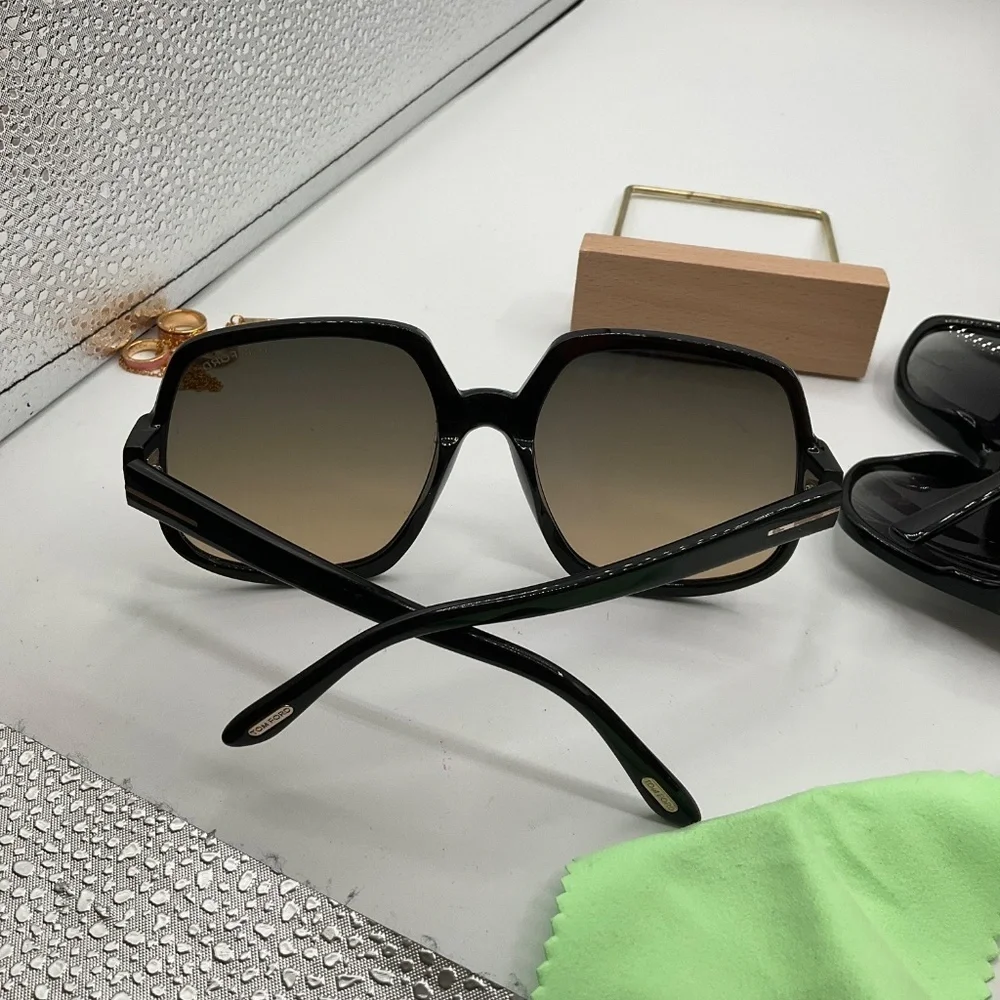 Tom Ford Sunglasses FT0992 in Black
